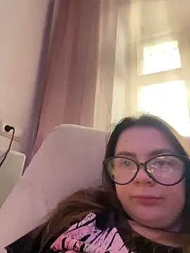 Snapshot of DearAlise chatting on March 2026 10:04:01 AM DearAlise online show from March 2026 10:04:01 AM