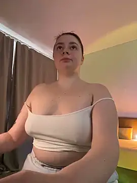 DearAlise online show from February 2025 01:22:02 PM