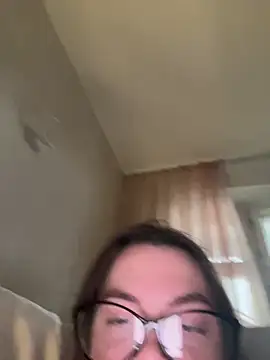 DearAlise online show from December 2025 11:23:02 AM