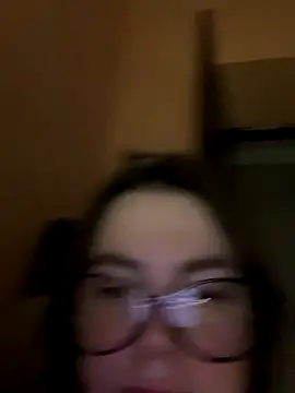 Snapshot of DearAlise chatting on December 2025 12:07:02 PM DearAlise online show from December 2025 12:07:02 PM