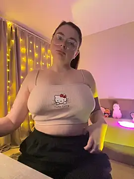 DearAlise online show from March 2025 08:09:02 PM