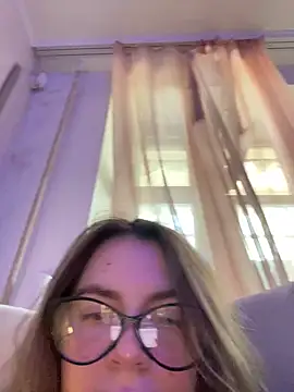 DearAlise online show from May 2026 09:31:02 AM