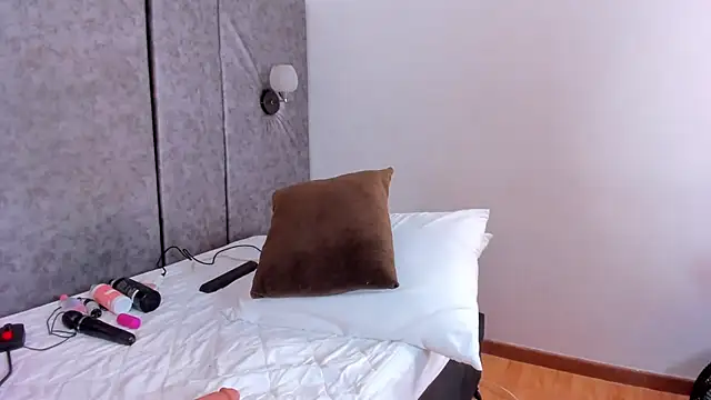 Annita001 online show from November 2025 11:44:02 AM