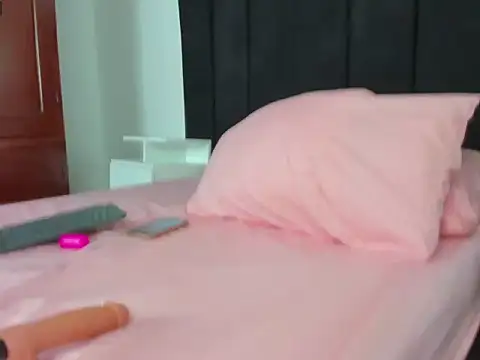 Annita001 online show from April 2026 12:08:01 PM