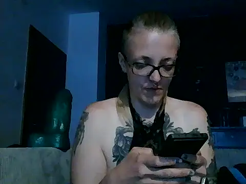 Astrid-Gilbert online show from May 2026 09:09:01 PM