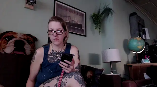 Astrid-Gilbert online show from March 2025 09:32:02 AM