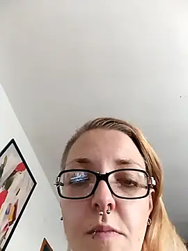 Astrid-Gilbert online show from September 2025 09:48:01 AM