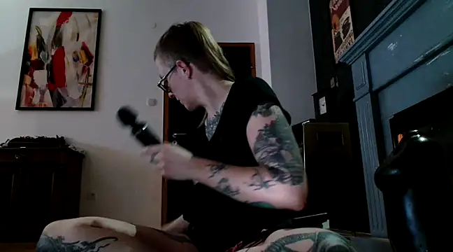 Astrid-Gilbert online show from February 2025 12:51:02 AM