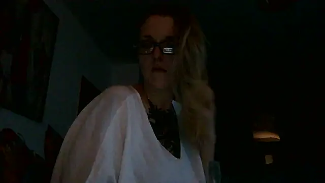 Astrid-Gilbert online show from December 2025 03:04:01 PM