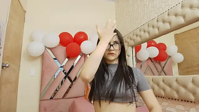 Snapshot of Emmagomez__ chatting on February 2025 06:13:02 PM Emmagomez online show from February 2025 06:13:02 PM