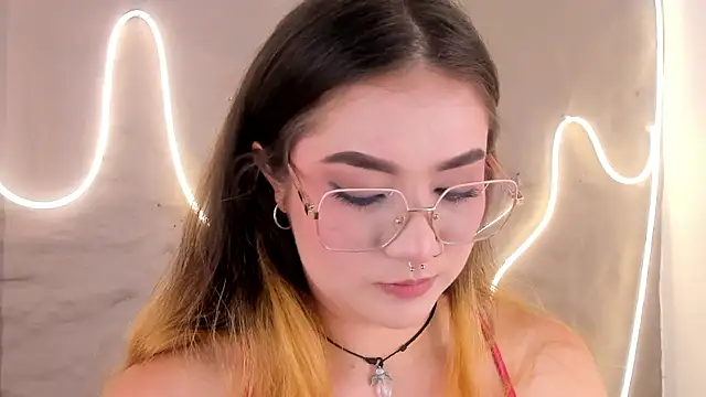 Snapshot of Shanntal_ chatting on March 2026 07:43:02 PM Shanntal online show from March 2026 07:43:02 PM