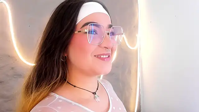 Shanntal  online show from March 2026 07:30:02 PM