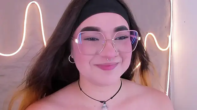 Shanntal  online show from March 2026 07:41:01 PM