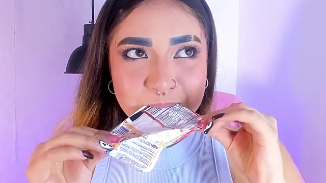 Snapshot of Shanntal_ chatting on November 2025 07:50:02 PM Shanntal online show from November 2025 07:50:02 PM