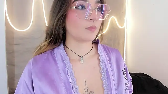 Snapshot of Shanntal_ chatting on February 2026 07:44:02 PM Shanntal online show from February 2026 07:44:02 PM