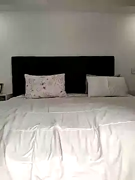 sofiaxox online show from October 2025 12:32:02 AM