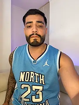 Snapshot of LeandroRusso chatting on October 2025 06:11:01 PM LeandroRusso online show from October 2025 06:11:01 PM