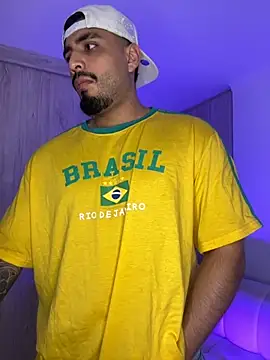 Snapshot of LeandroRusso chatting on September 2025 02:43:02 AM LeandroRusso online show from September 2025 02:43:02 AM