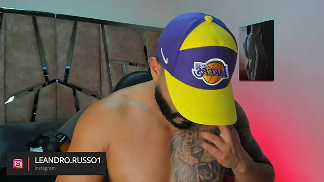 Snapshot of LeandroRusso chatting on March 2025 12:20:01 AM LeandroRusso online show from March 2025 12:20:01 AM