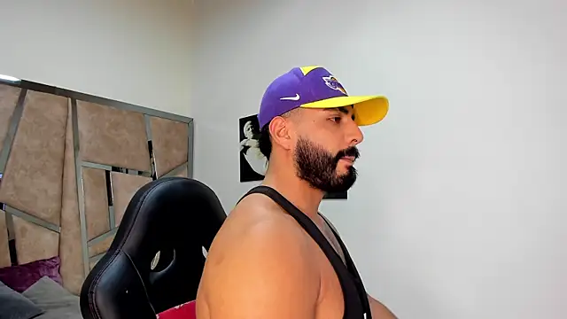 Snapshot of LeandroRusso chatting on March 2025 08:10:02 PM LeandroRusso online show from March 2025 08:10:02 PM