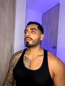 Snapshot of LeandroRusso chatting on November 2025 02:15:02 AM LeandroRusso online show from November 2025 02:15:02 AM