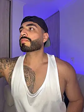 Snapshot of LeandroRusso chatting on October 2025 02:45:01 AM LeandroRusso online show from October 2025 02:45:01 AM