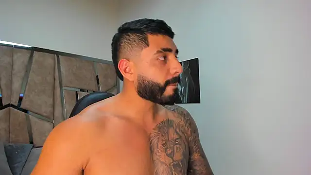 Snapshot of LeandroRusso chatting on February 2025 11:04:01 PM LeandroRusso online show from February 2025 11:04:01 PM