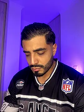 Snapshot of LeandroRusso chatting on November 2025 11:08:02 PM LeandroRusso online show from November 2025 11:08:02 PM