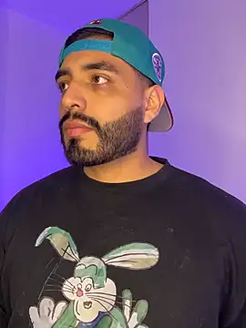 Snapshot of LeandroRusso chatting on September 2025 04:07:01 AM LeandroRusso online show from September 2025 04:07:01 AM