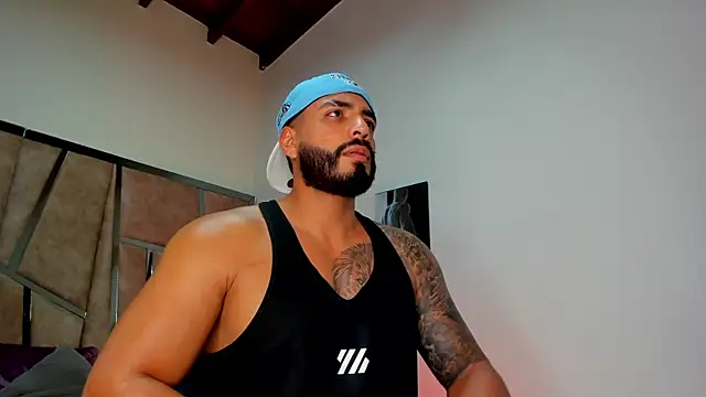 Snapshot of LeandroRusso chatting on March 2025 12:48:01 AM LeandroRusso online show from March 2025 12:48:01 AM