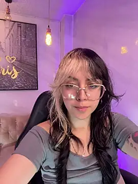 Hela v online show from March 2026 01:30:01 PM