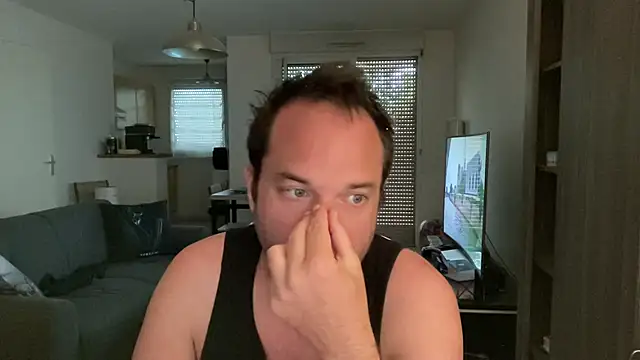 Snapshot of Funnyjul31 chatting on May 2026 02:28:01 PM Funnyjul31 online show from May 2026 02:28:01 PM