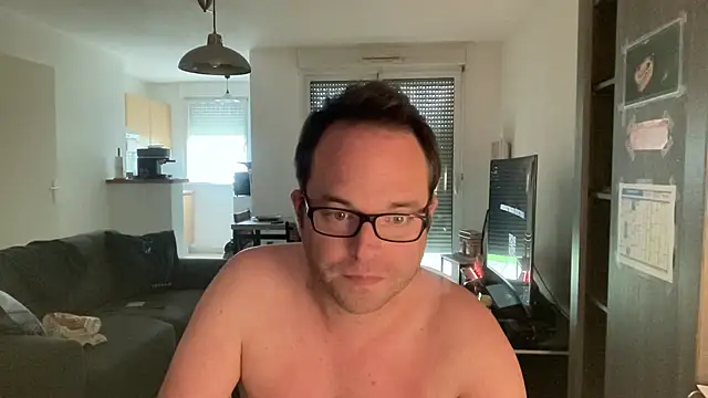 Funnyjul31 online show from April 2026 04:46:01 PM