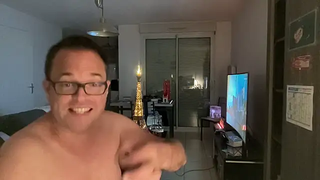 Funnyjul31 online show from April 2026 07:07:02 PM
