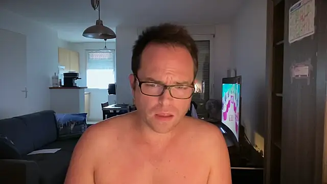 Funnyjul31 online show from September 2025 04:46:01 PM