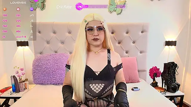 Snapshot of Alyssaa_Hunter chatting on February 2025 07:33:01 PM Alyssaa Hunter online show from February 2025 07:33:01 PM