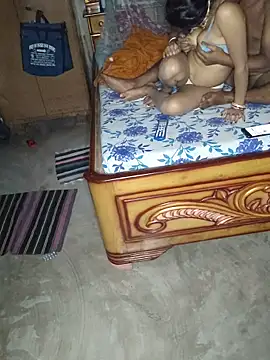 birds0641 online show from November 2025 06:40:02 PM