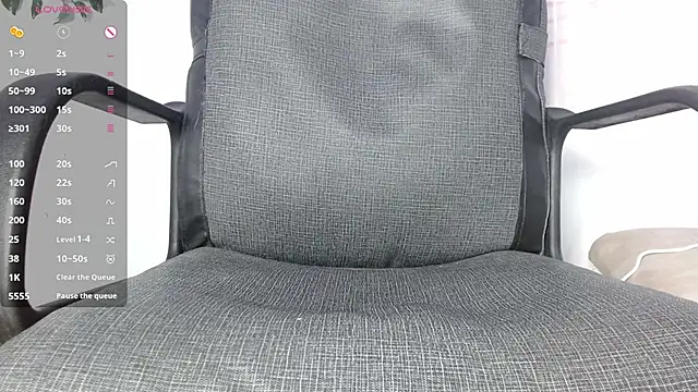 Luna-Naughty online show from October 2025 05:59:01 PM