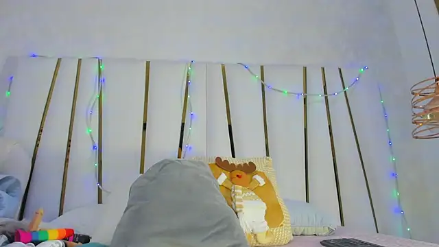 violet gray  online show from November 2025 11:43:01 AM