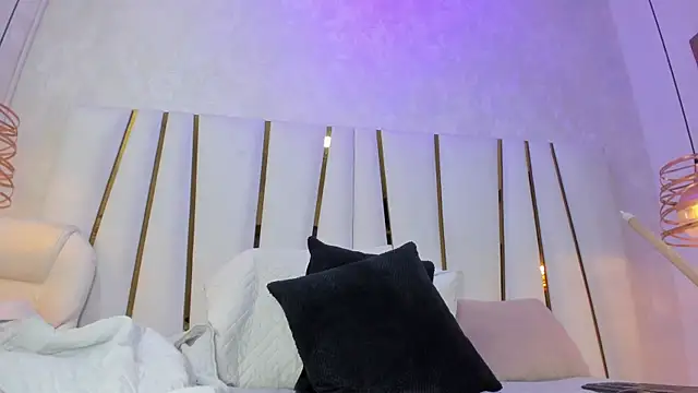 violet gray  online show from March 2026 01:57:01 PM