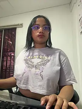 my cam online show from February 2025 07:44:01 PM