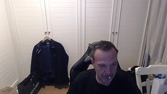 Dimitrios30 online show from February 2026 06:08:01 PM