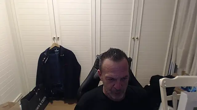 Dimitrios30 online show from February 2026 10:54:01 PM