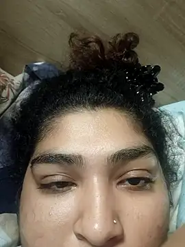 naina78910 online show from October 2025 04:28:02 PM