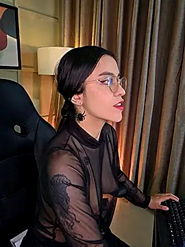 nina  dixon online show from September 2025 12:11:01 AM