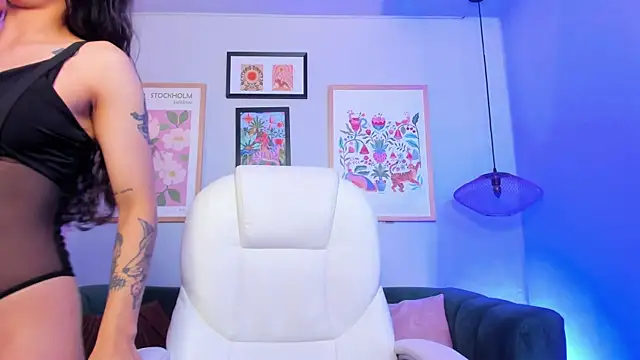 nina  dixon online show from February 2025 09:10:01 PM