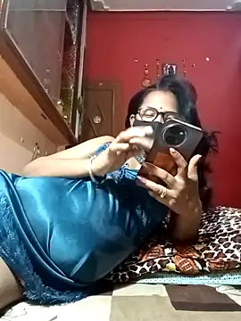 runi31 online show from October 2025 05:45:01 PM