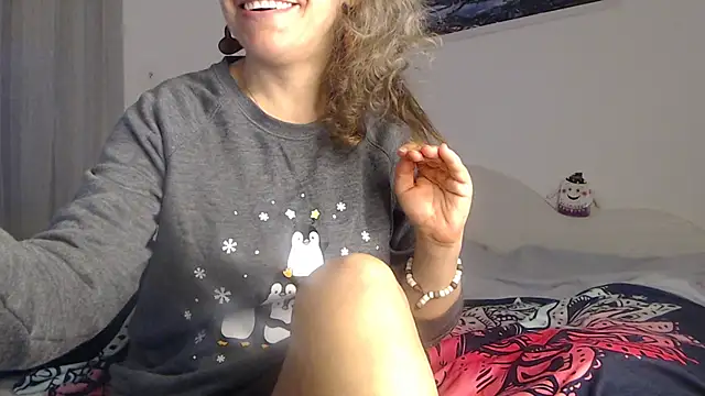 Ju-Hot online show from November 2025 04:00:01 PM