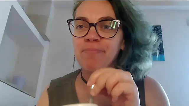 Ju-Hot online show from May 2026 01:26:01 PM