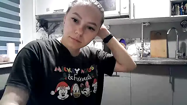 Snapshot of Misssweet_s chatting on October 2025 05:30:01 AM Misssweet s online show from October 2025 05:30:01 AM